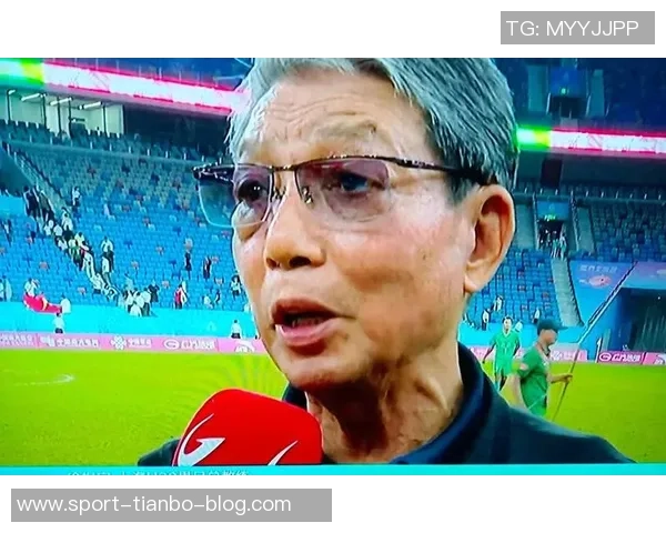 徐根宝高龄仍陪伴U20球员为他们付出辛劳感动球员心声